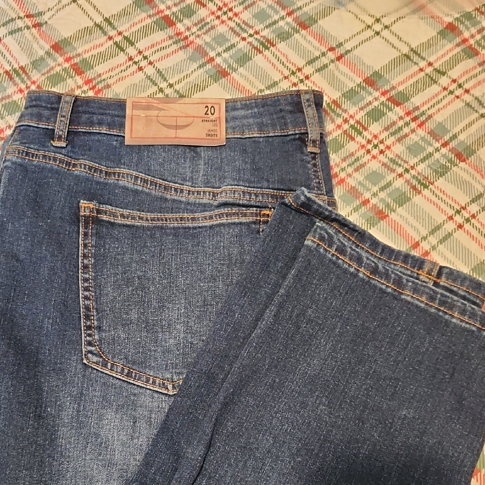 Penningtons Straight Leg Medium Washed Denim - BNWT